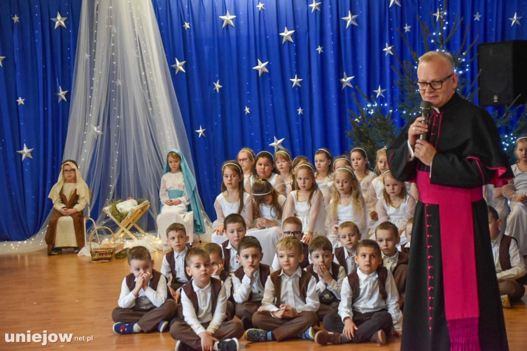 Jasełka w wykonaniu przedszkolaków z Uniejowa