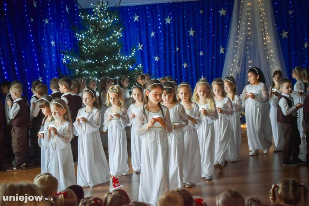 Jasełka w wykonaniu przedszkolaków z Uniejowa