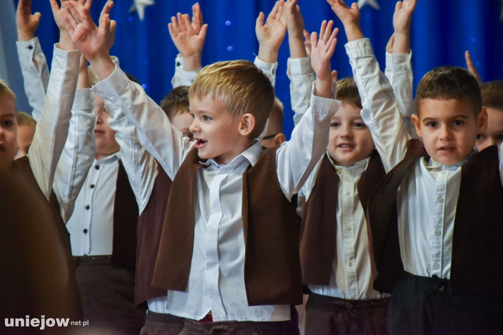 Jasełka w wykonaniu przedszkolaków z Uniejowa