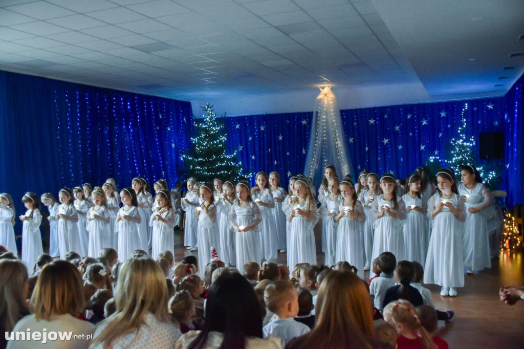 Jasełka w wykonaniu przedszkolaków z Uniejowa