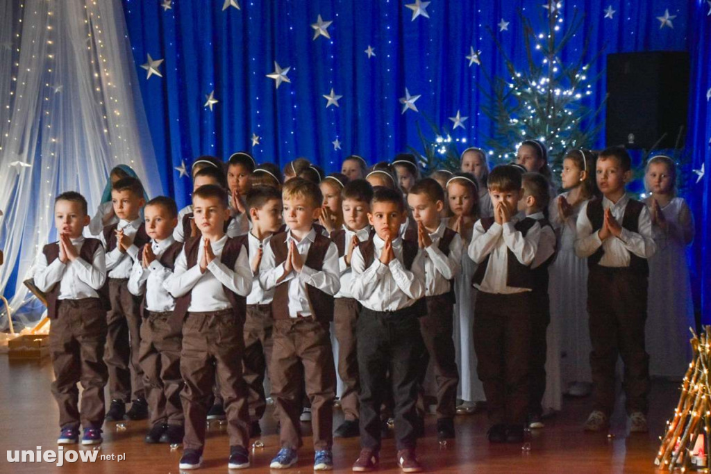 Jasełka w wykonaniu przedszkolaków z Uniejowa