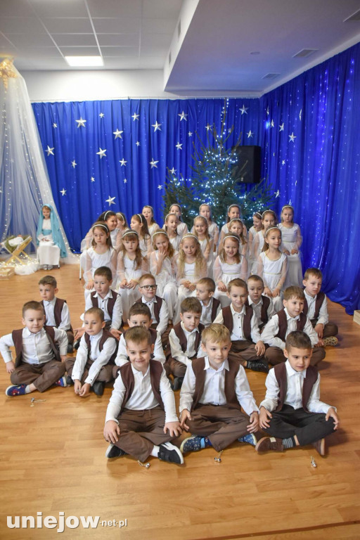 Jasełka w wykonaniu przedszkolaków z Uniejowa