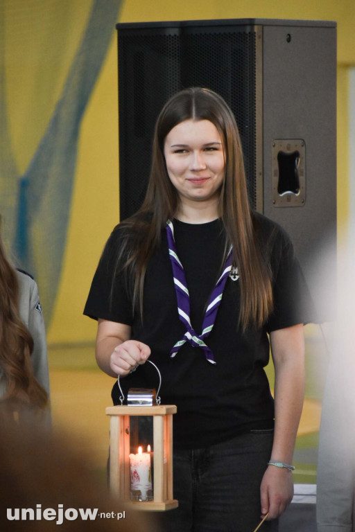 Świąteczny występ uczniów Szkoły Podstawowej w Uniejowie