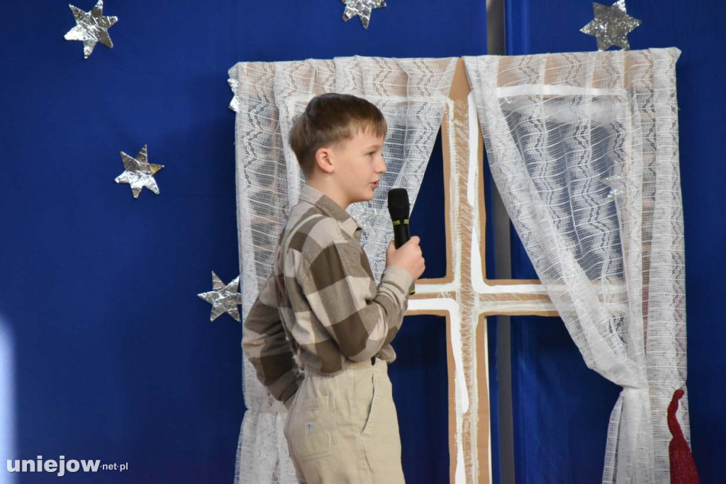 Świąteczny występ uczniów Szkoły Podstawowej w Uniejowie