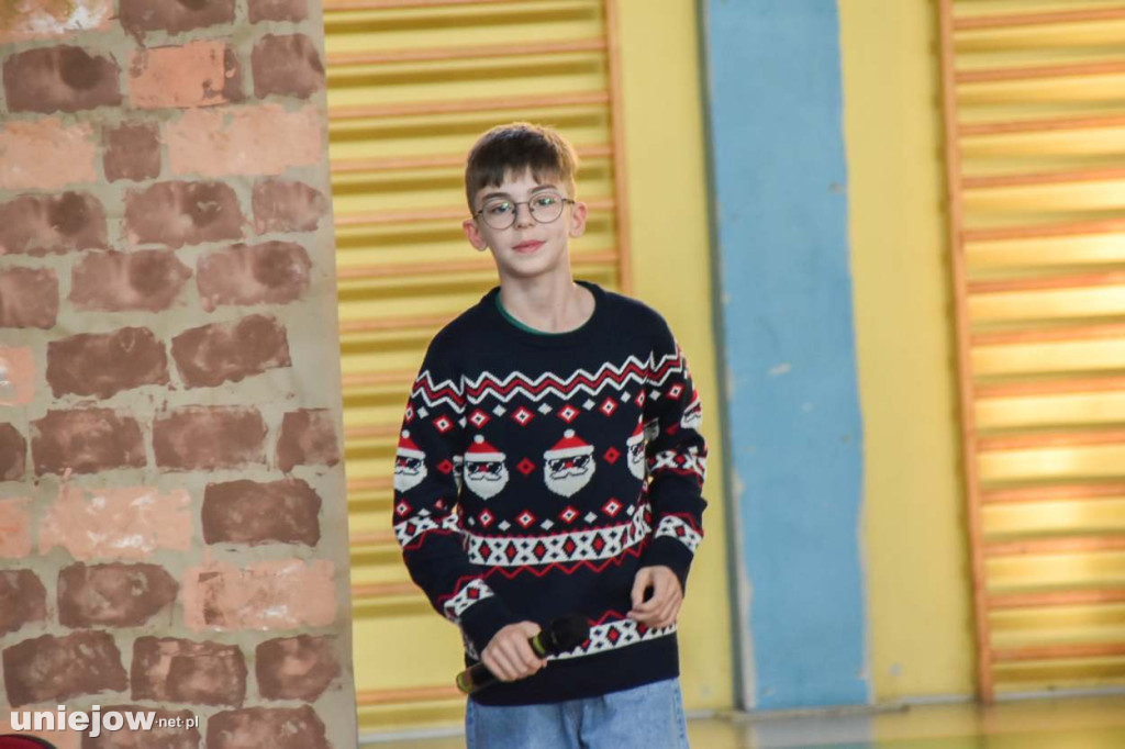 Świąteczny występ uczniów Szkoły Podstawowej w Uniejowie