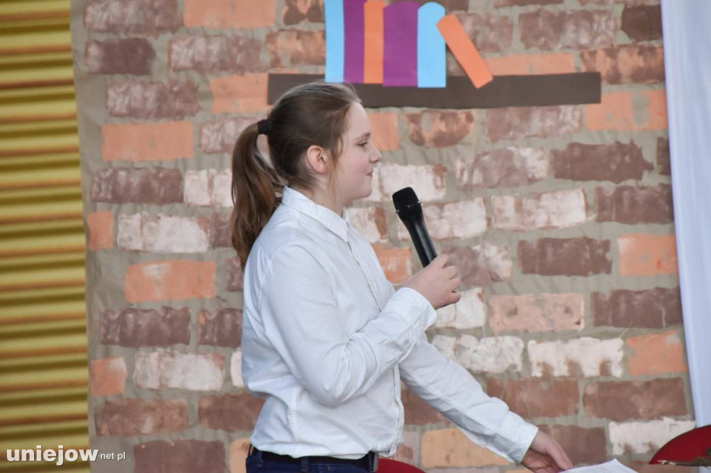 Świąteczny występ uczniów Szkoły Podstawowej w Uniejowie