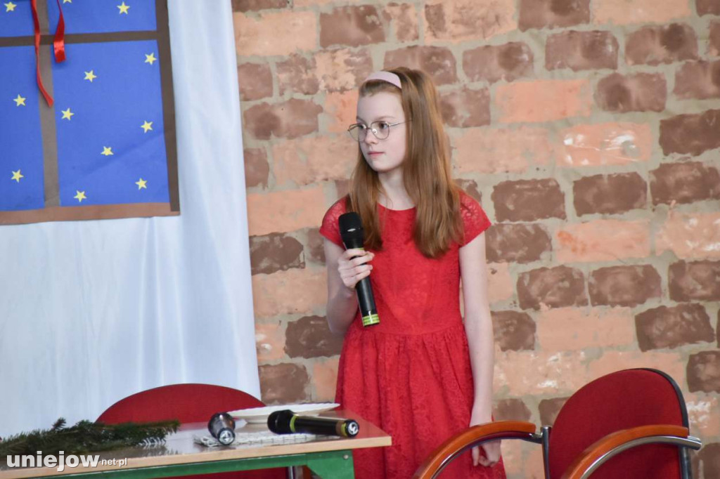 Świąteczny występ uczniów Szkoły Podstawowej w Uniejowie