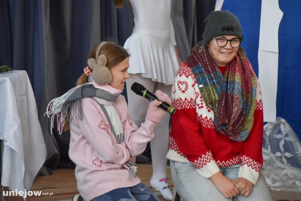 Świąteczny występ uczniów Szkoły Podstawowej w Uniejowie