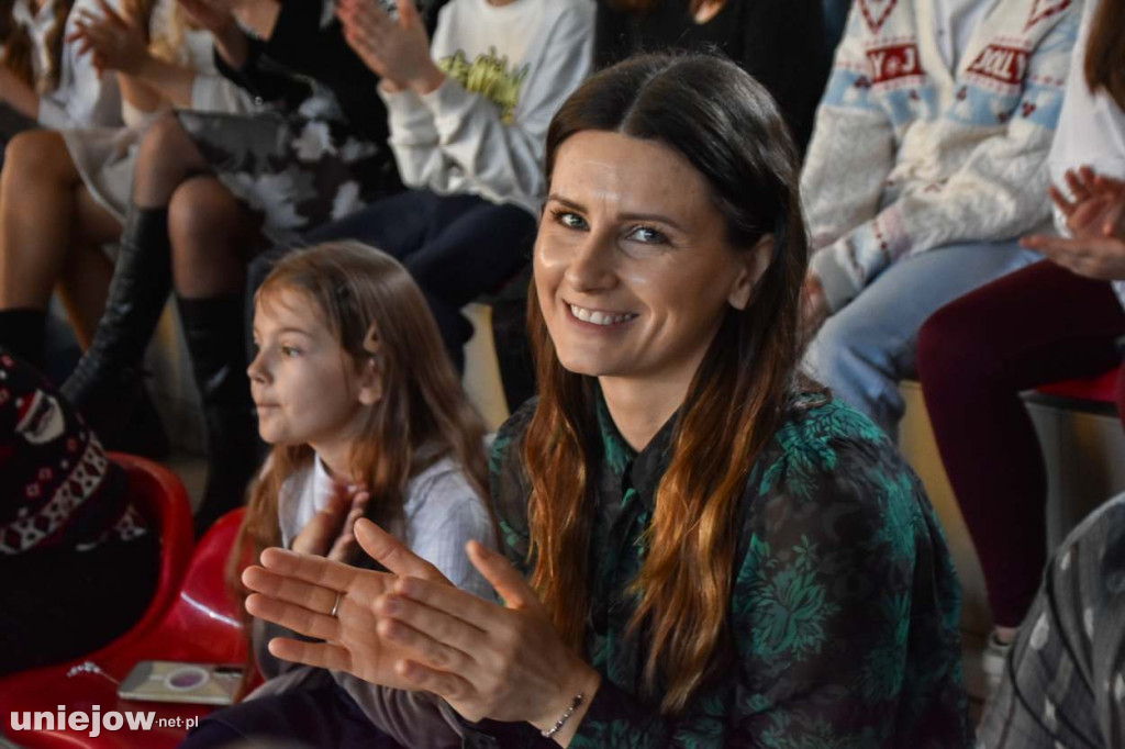 Świąteczny występ uczniów Szkoły Podstawowej w Uniejowie