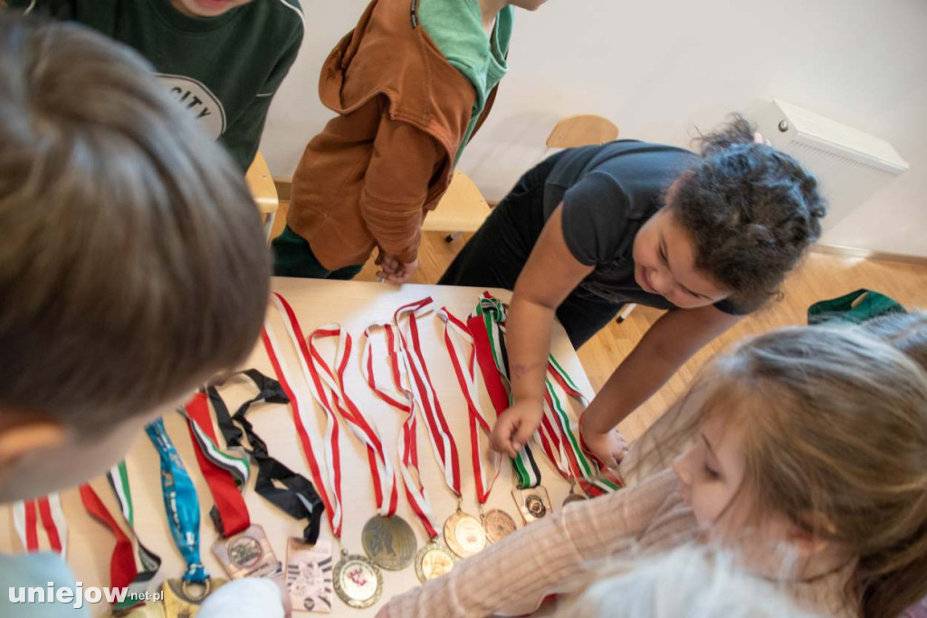 Tybura spotkał się z uniejowskimi przedszkolakami