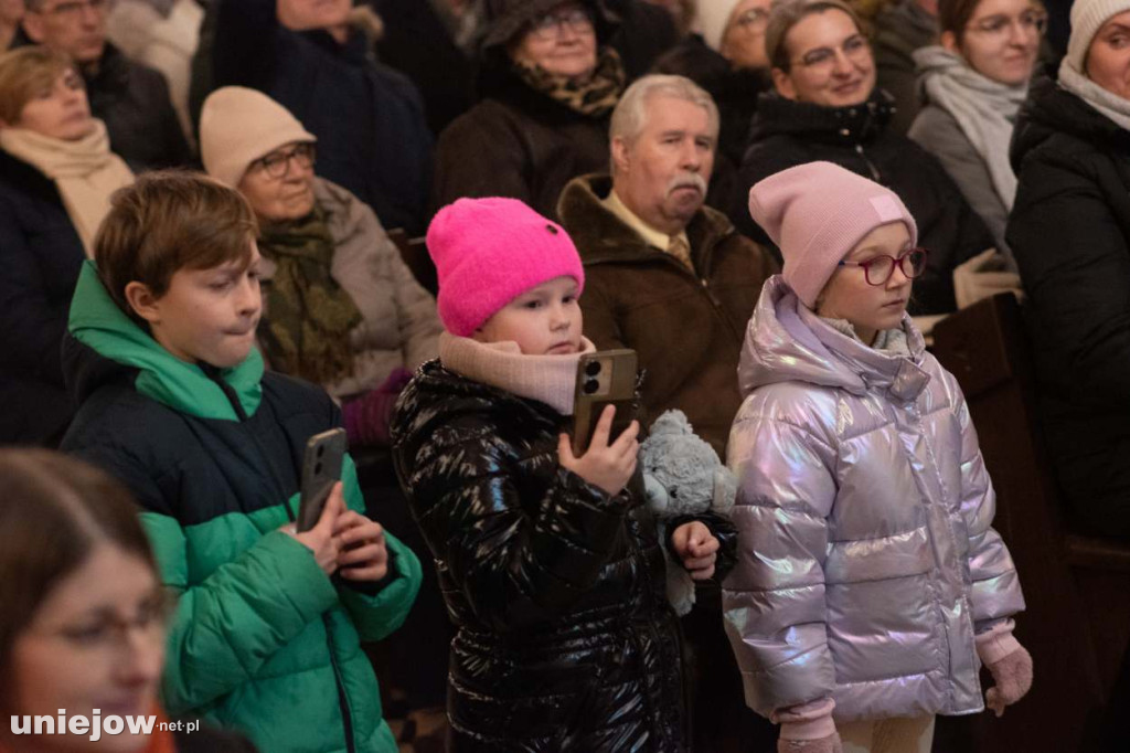 Koncert uniejowskiej orkiestry dętej w bazylice