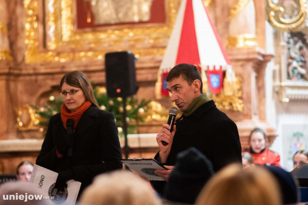 Koncert uniejowskiej orkiestry dętej w bazylice