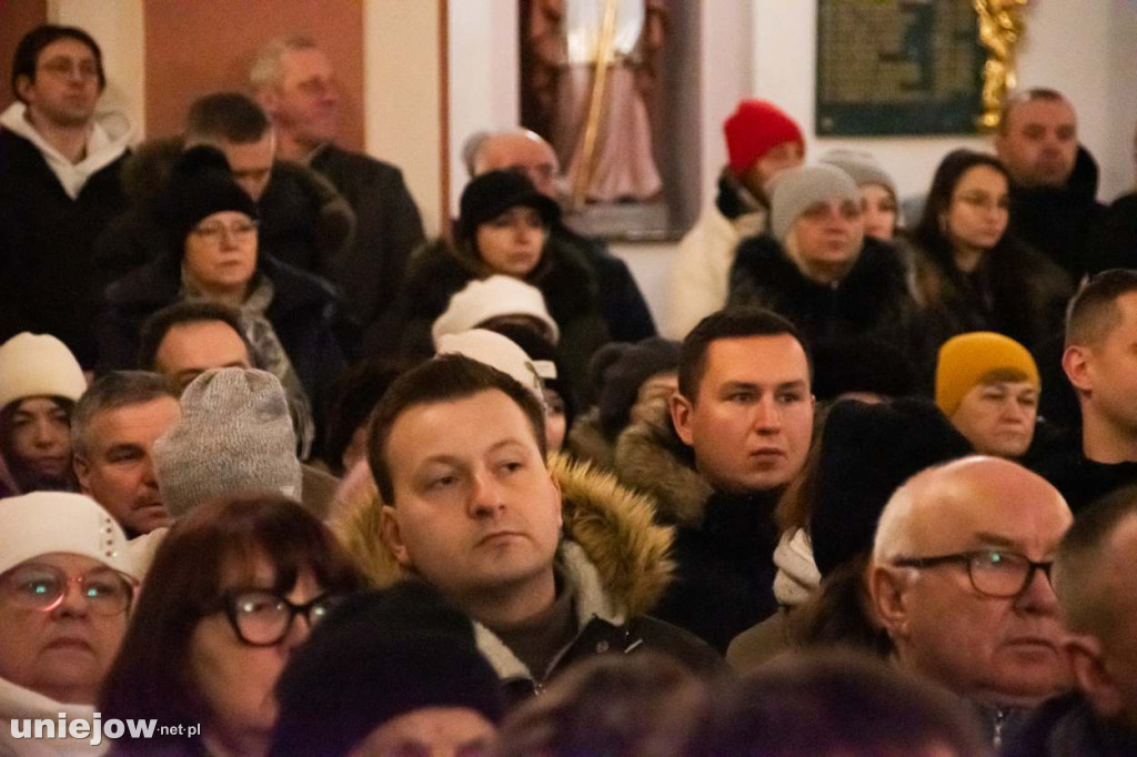 Koncert uniejowskiej orkiestry dętej w bazylice