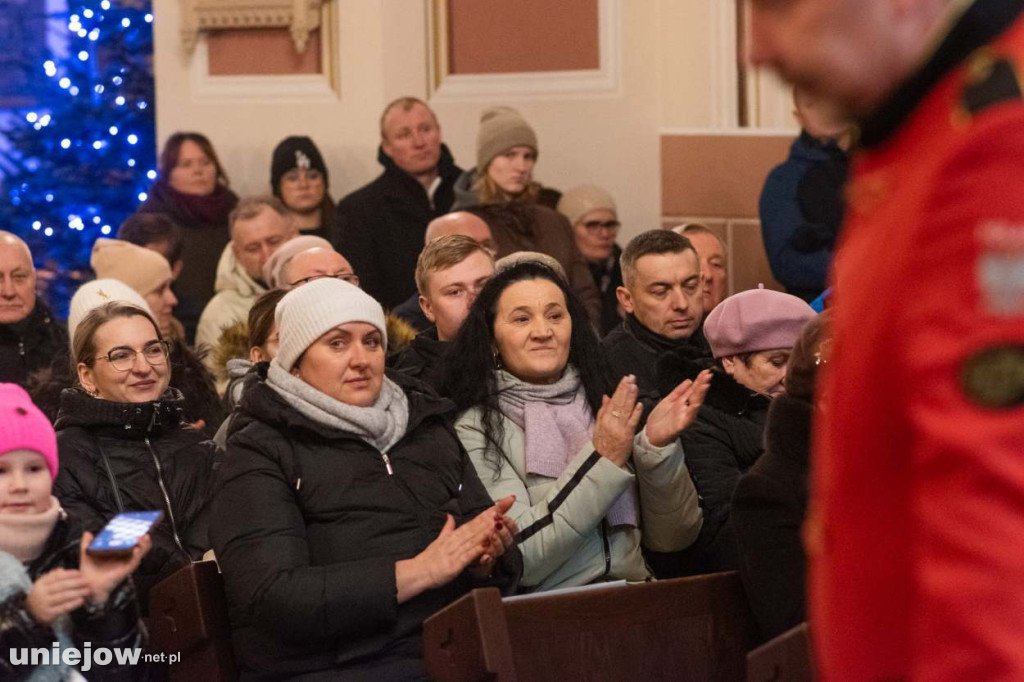 Koncert uniejowskiej orkiestry dętej w bazylice