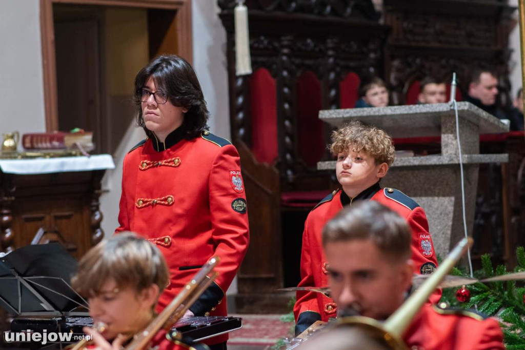 Koncert uniejowskiej orkiestry dętej w bazylice