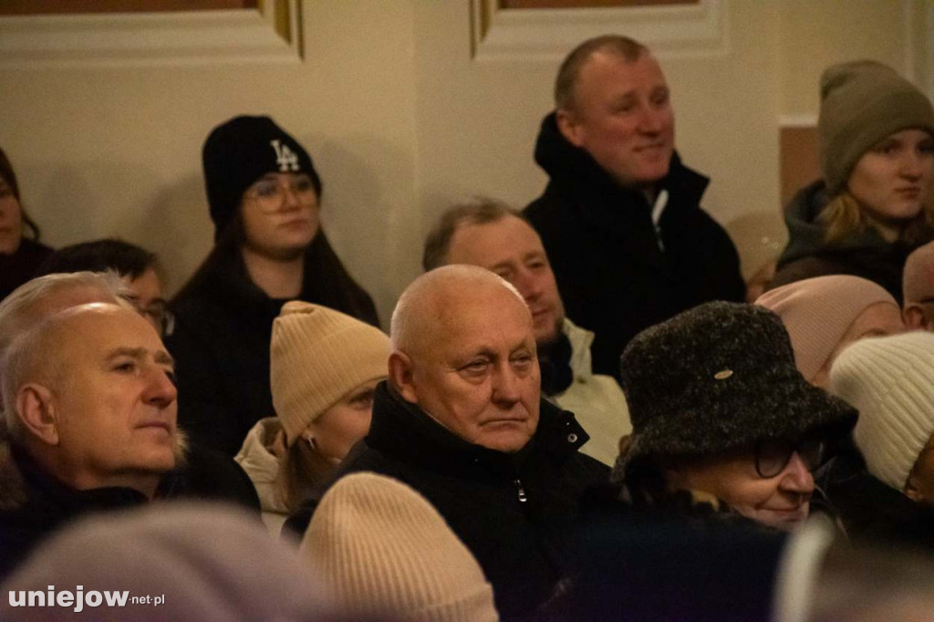 Koncert uniejowskiej orkiestry dętej w bazylice