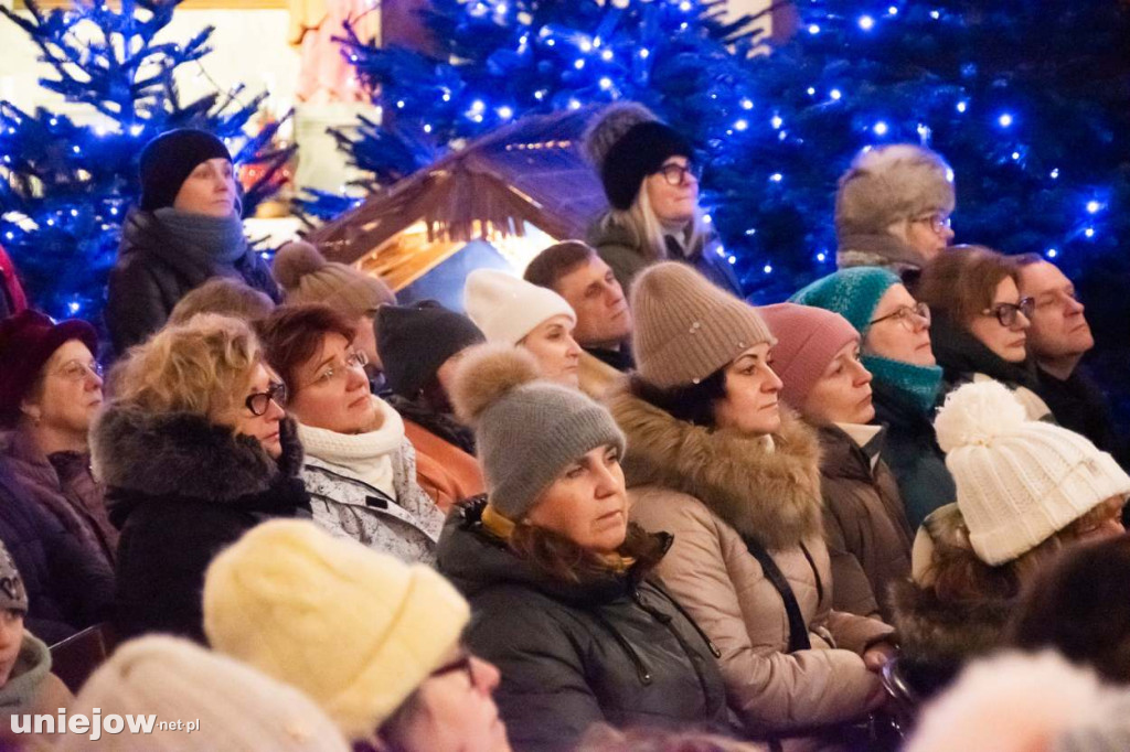 Koncert uniejowskiej orkiestry dętej w bazylice