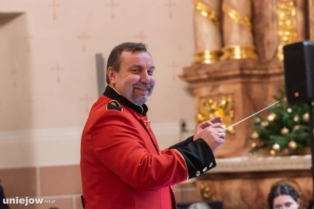 Koncert uniejowskiej orkiestry dętej w bazylice