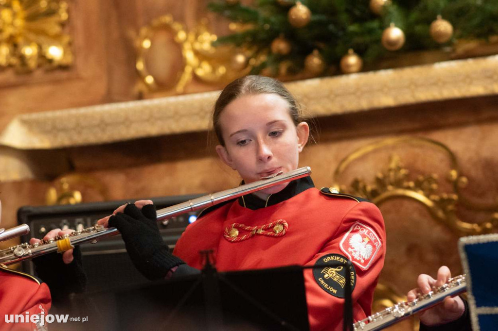 Koncert uniejowskiej orkiestry dętej w bazylice