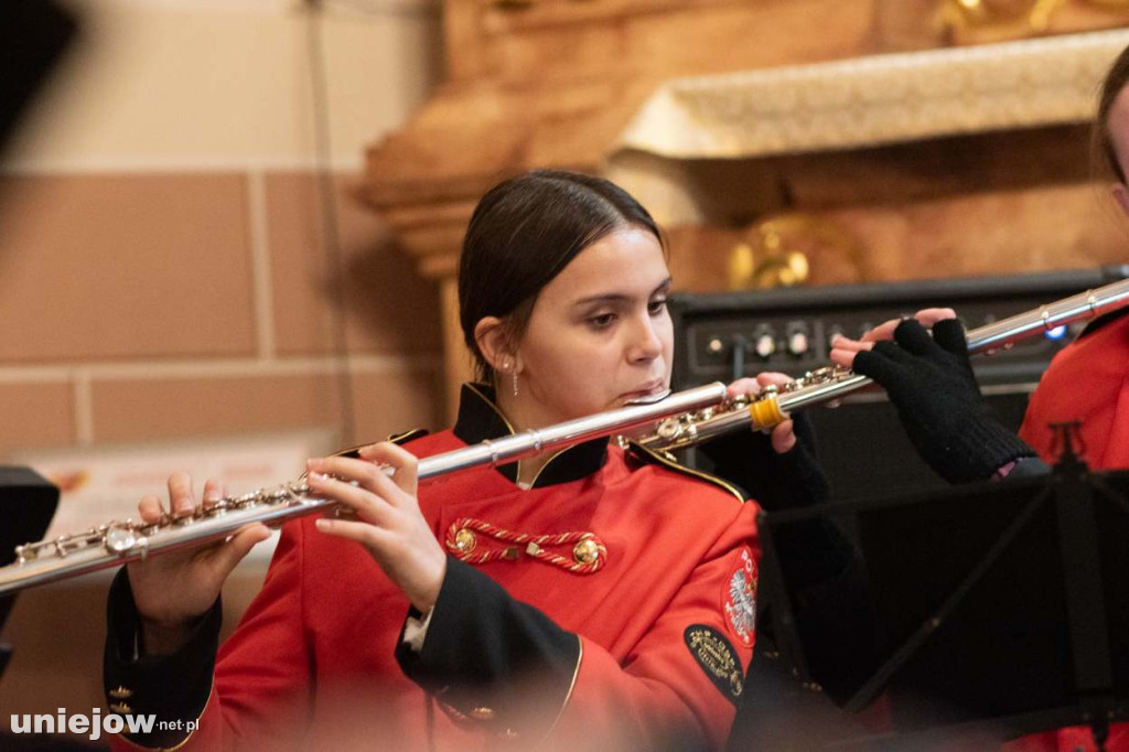 Koncert uniejowskiej orkiestry dętej w bazylice