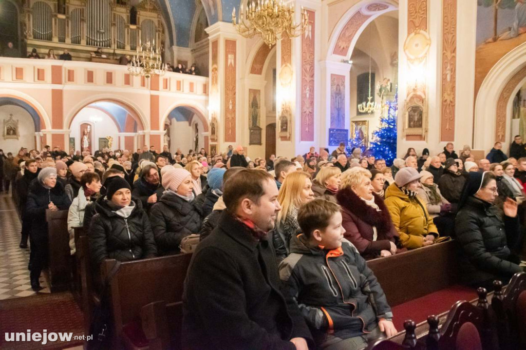 Koncert uniejowskiej orkiestry dętej w bazylice