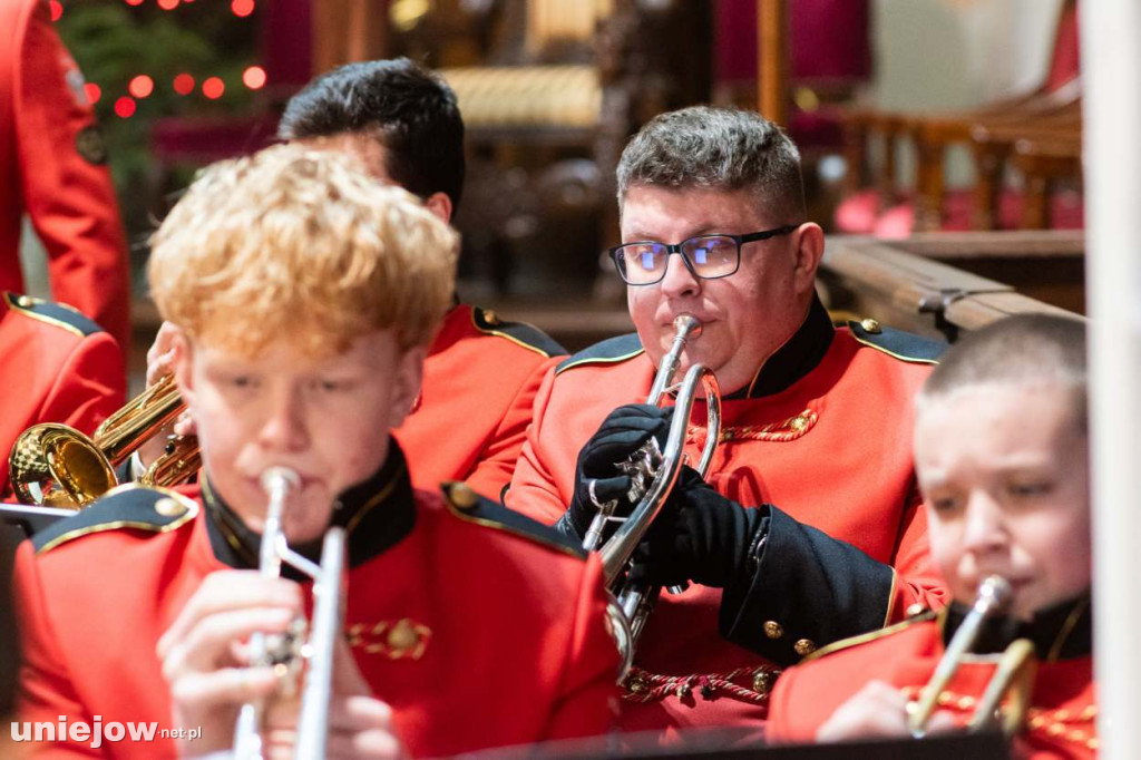 Koncert uniejowskiej orkiestry dętej w bazylice