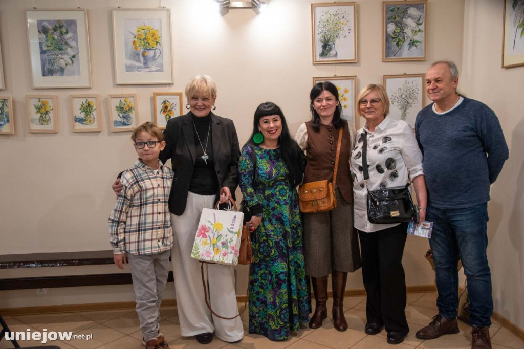 Relacja z wernisażu obrazów Lidii Zaradzkiej