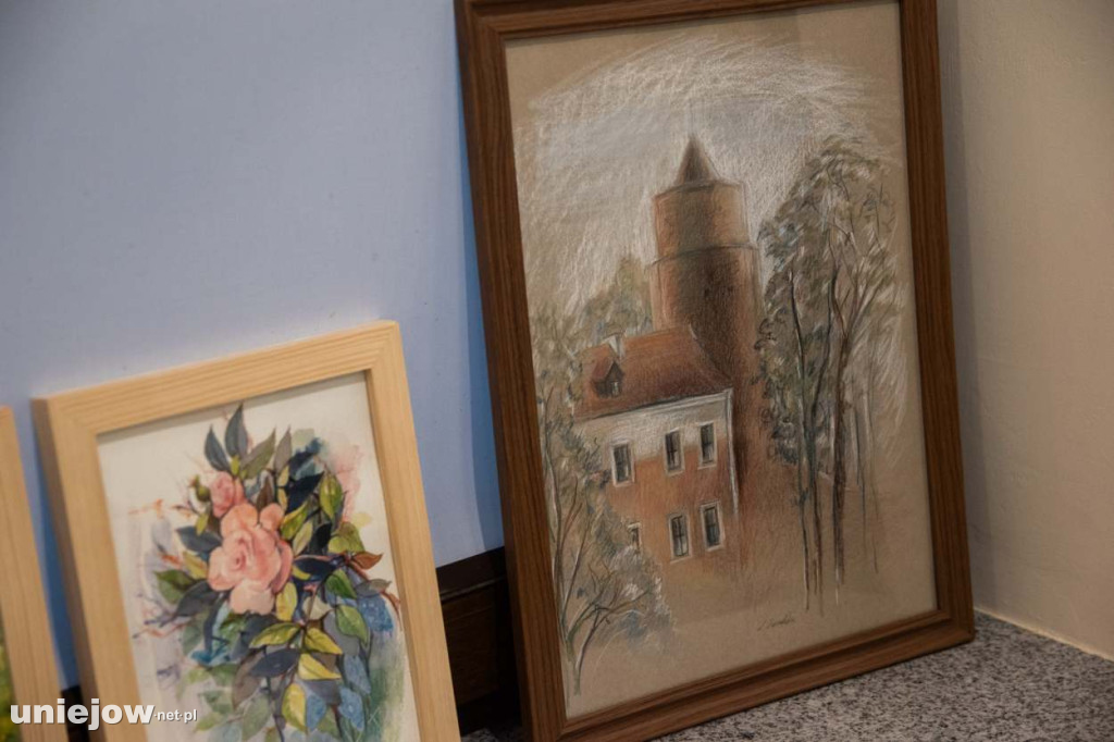 Relacja z wernisażu obrazów Lidii Zaradzkiej