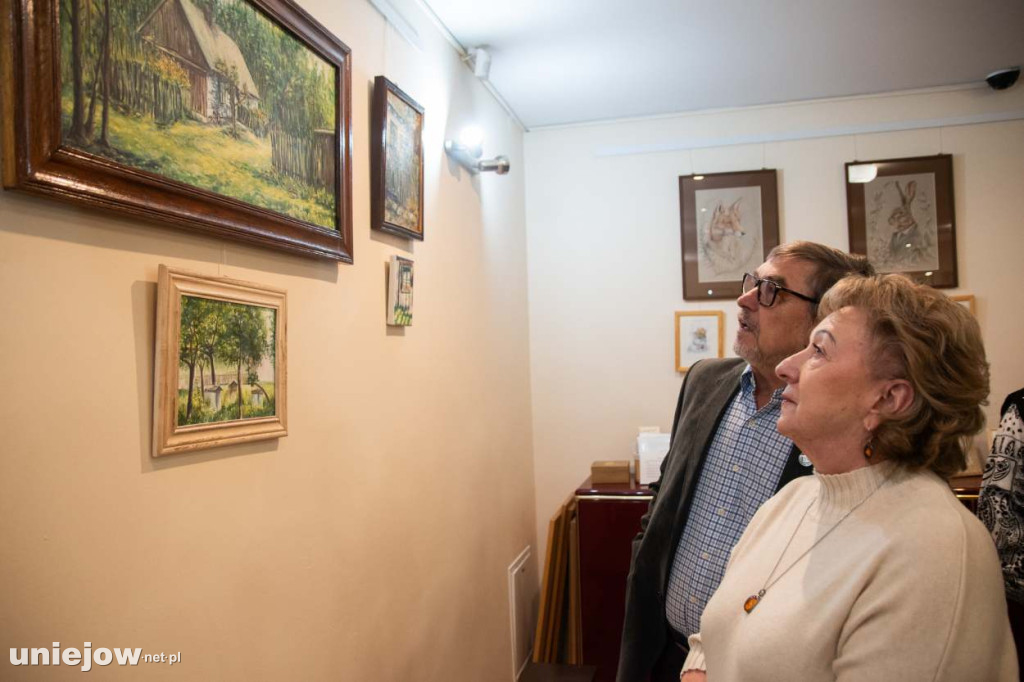 Relacja z wernisażu obrazów Lidii Zaradzkiej