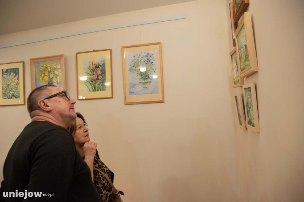 Relacja z wernisażu obrazów Lidii Zaradzkiej