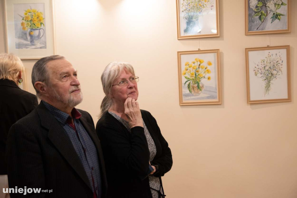 Relacja z wernisażu obrazów Lidii Zaradzkiej