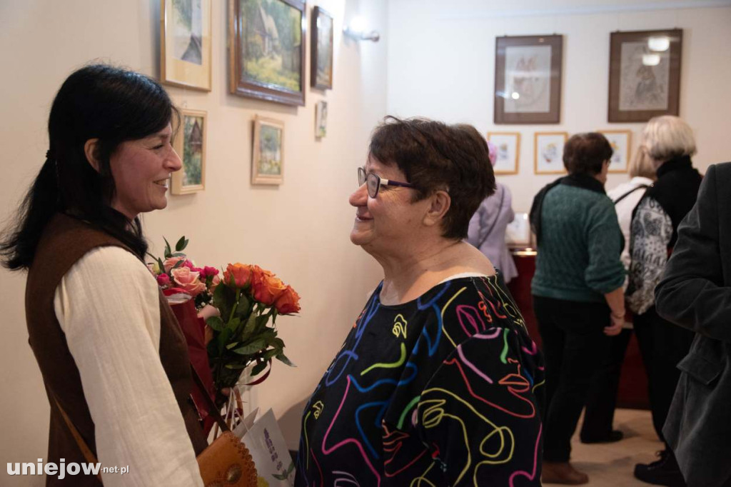 Relacja z wernisażu obrazów Lidii Zaradzkiej