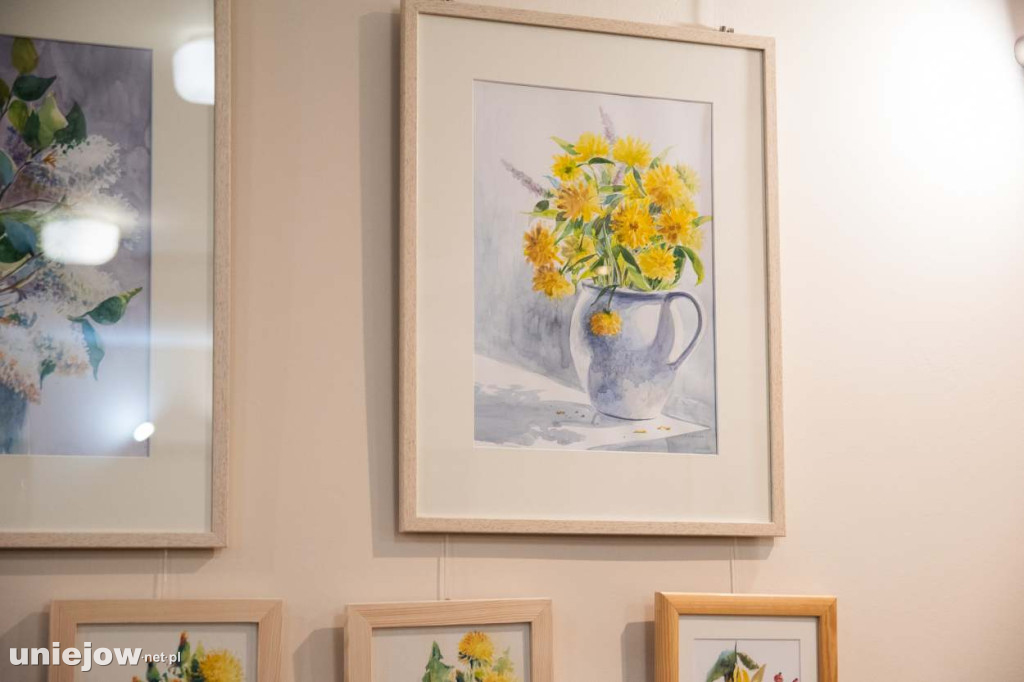 Relacja z wernisażu obrazów Lidii Zaradzkiej