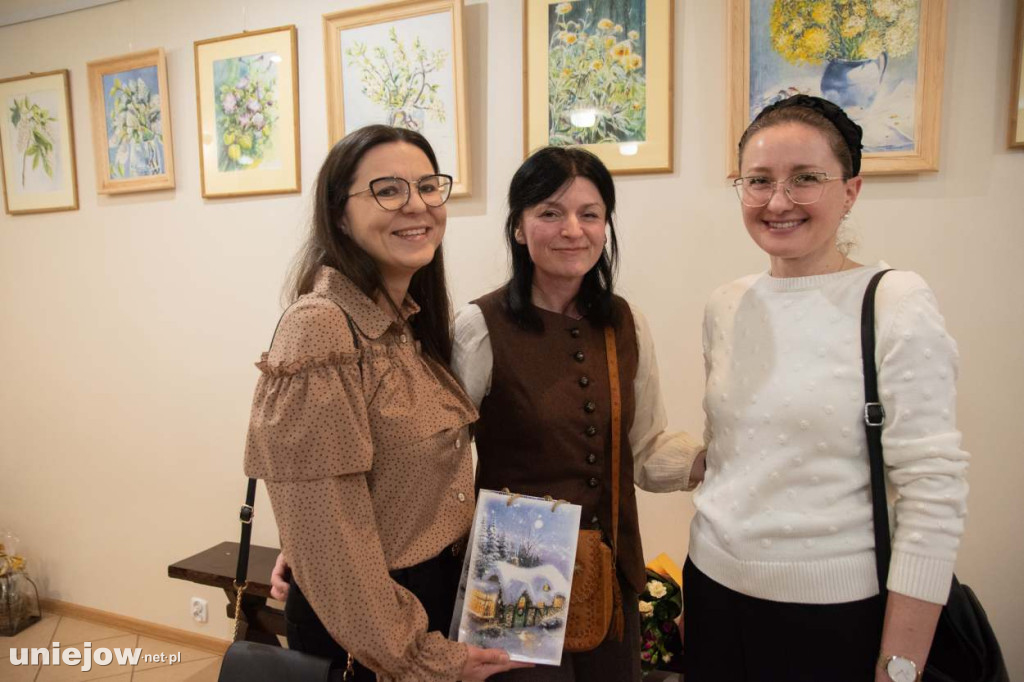 Relacja z wernisażu obrazów Lidii Zaradzkiej