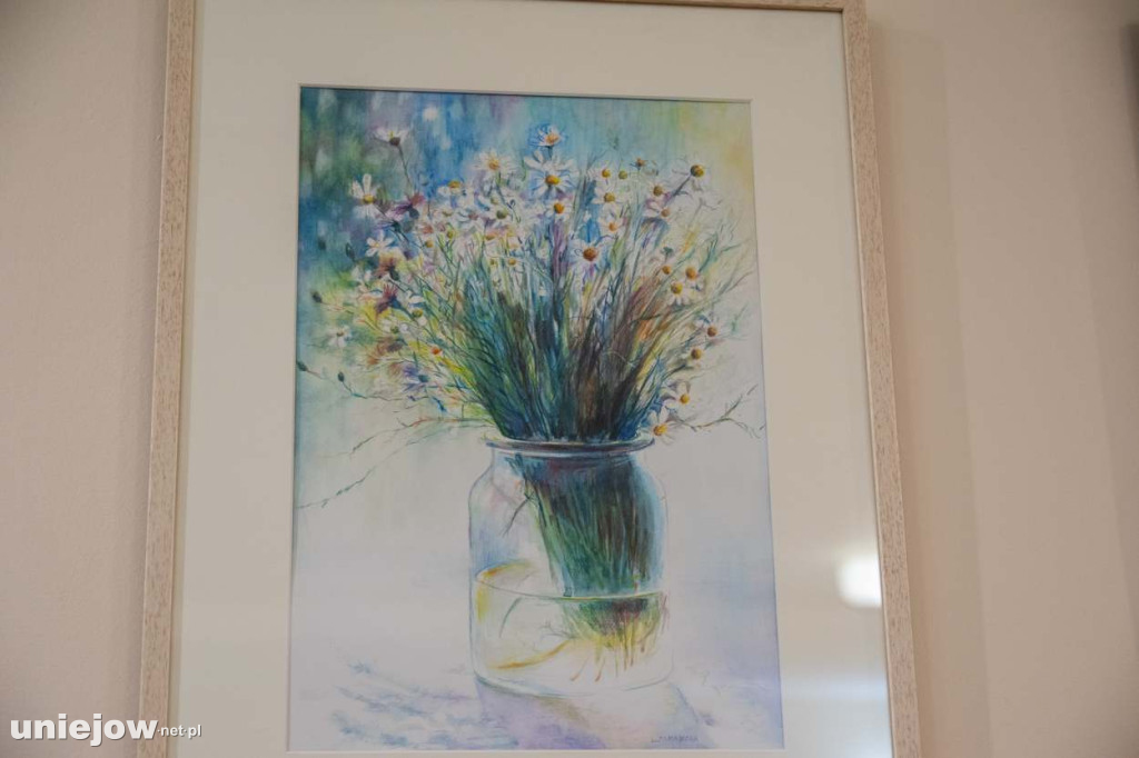 Relacja z wernisażu obrazów Lidii Zaradzkiej