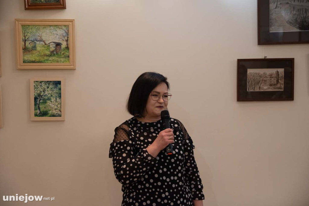 Relacja z wernisażu obrazów Lidii Zaradzkiej