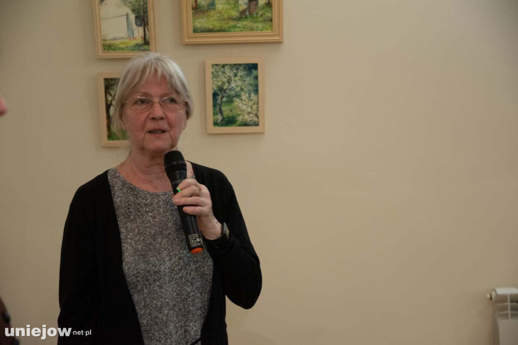 Relacja z wernisażu obrazów Lidii Zaradzkiej