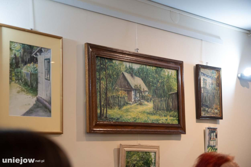 Relacja z wernisażu obrazów Lidii Zaradzkiej