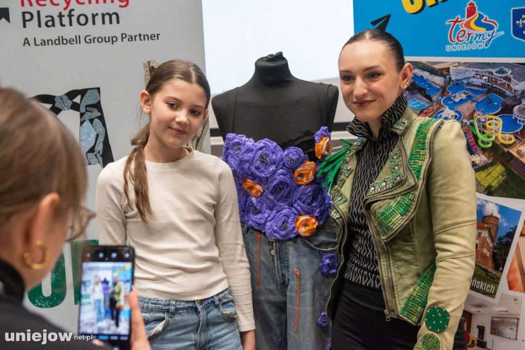 Moda na recykling. W Spycimierzu powstawały wyjątkowe kreacje