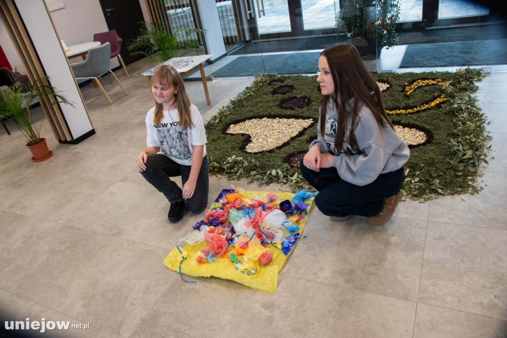 Moda na recykling. W Spycimierzu powstawały wyjątkowe kreacje