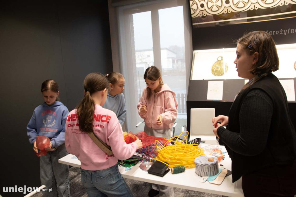 Moda na recykling. W Spycimierzu powstawały wyjątkowe kreacje