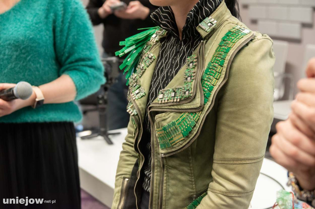 Moda na recykling. W Spycimierzu powstawały wyjątkowe kreacje