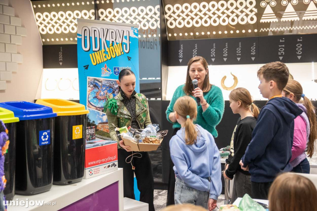 Moda na recykling. W Spycimierzu powstawały wyjątkowe kreacje