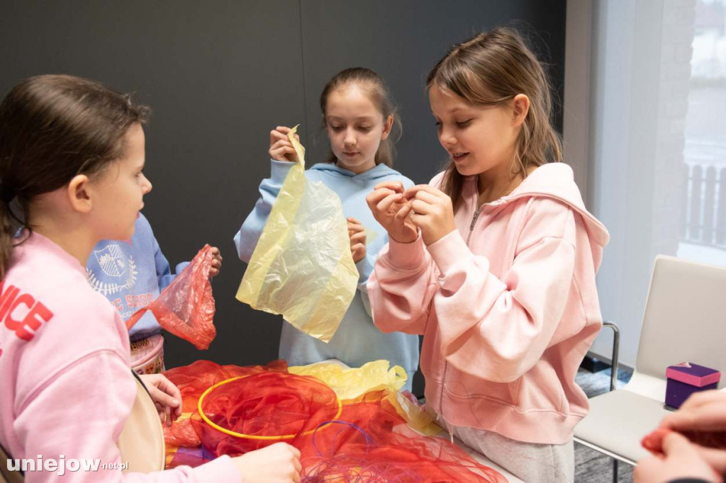 Moda na recykling. W Spycimierzu powstawały wyjątkowe kreacje