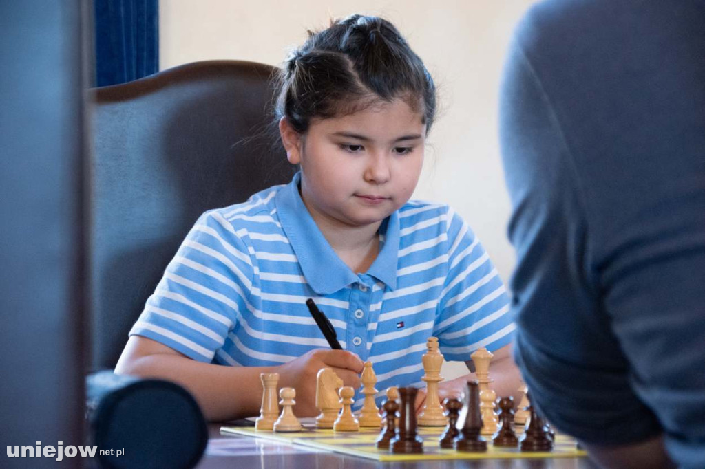 Szachowi mistrzowie rywalizują w Uniejowie o Puchar Burmistrza