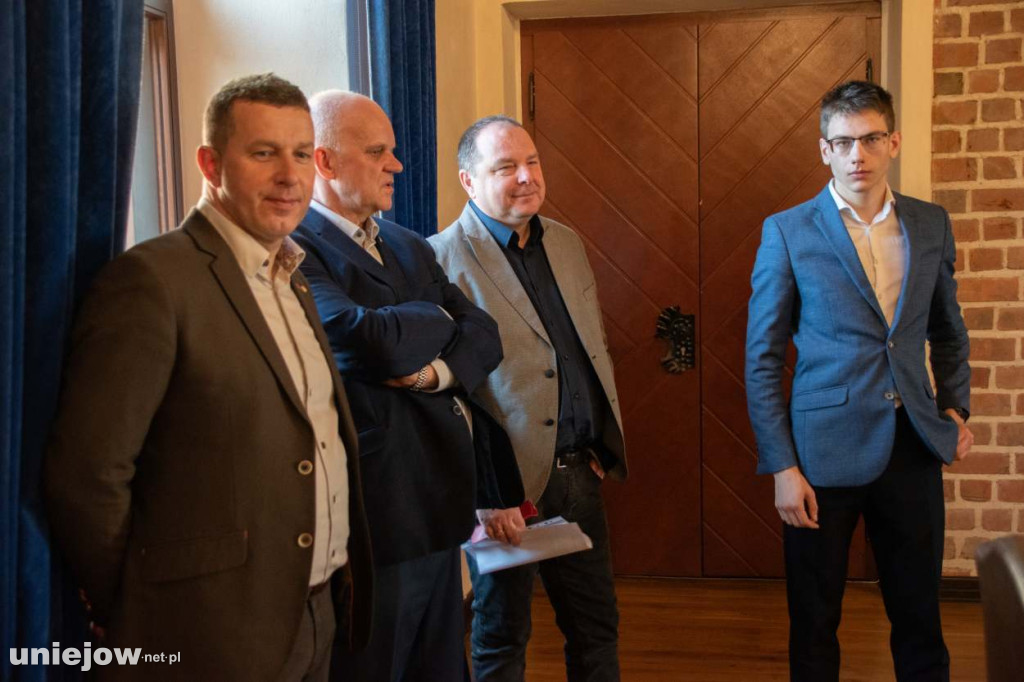 Szachowi mistrzowie rywalizują w Uniejowie o Puchar Burmistrza