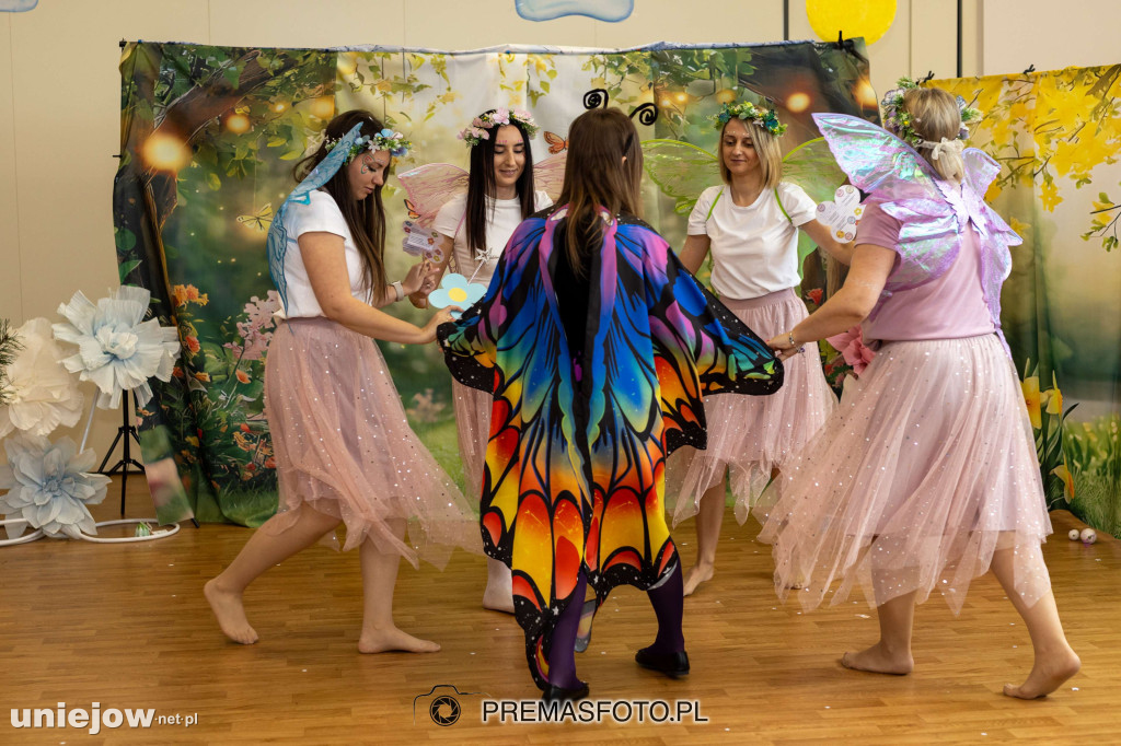 Wiosenne przedstawienie w uniejowskim przedszkolu