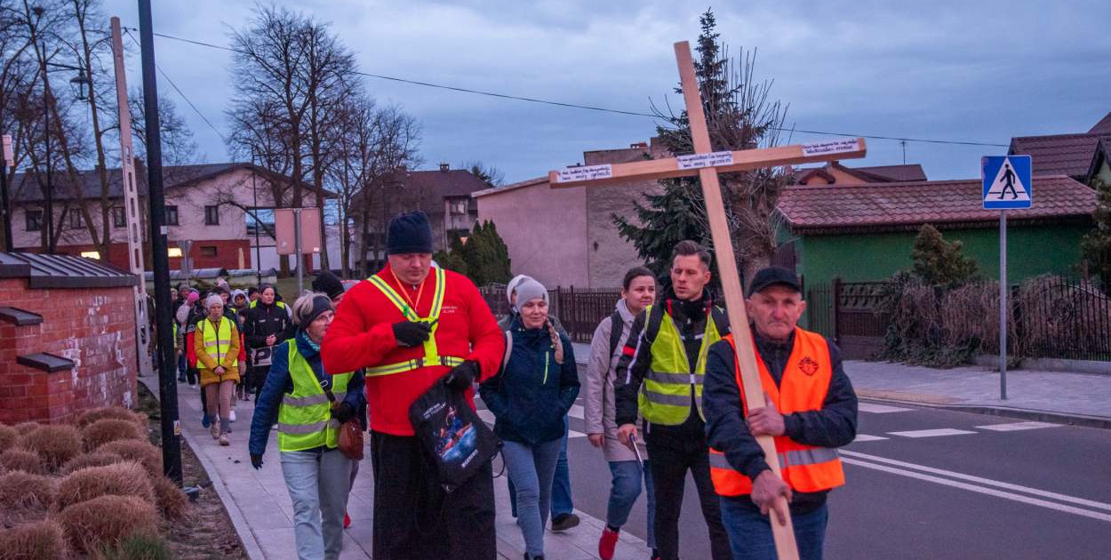 Nocna Droga Krzyżowa w Uniejowie