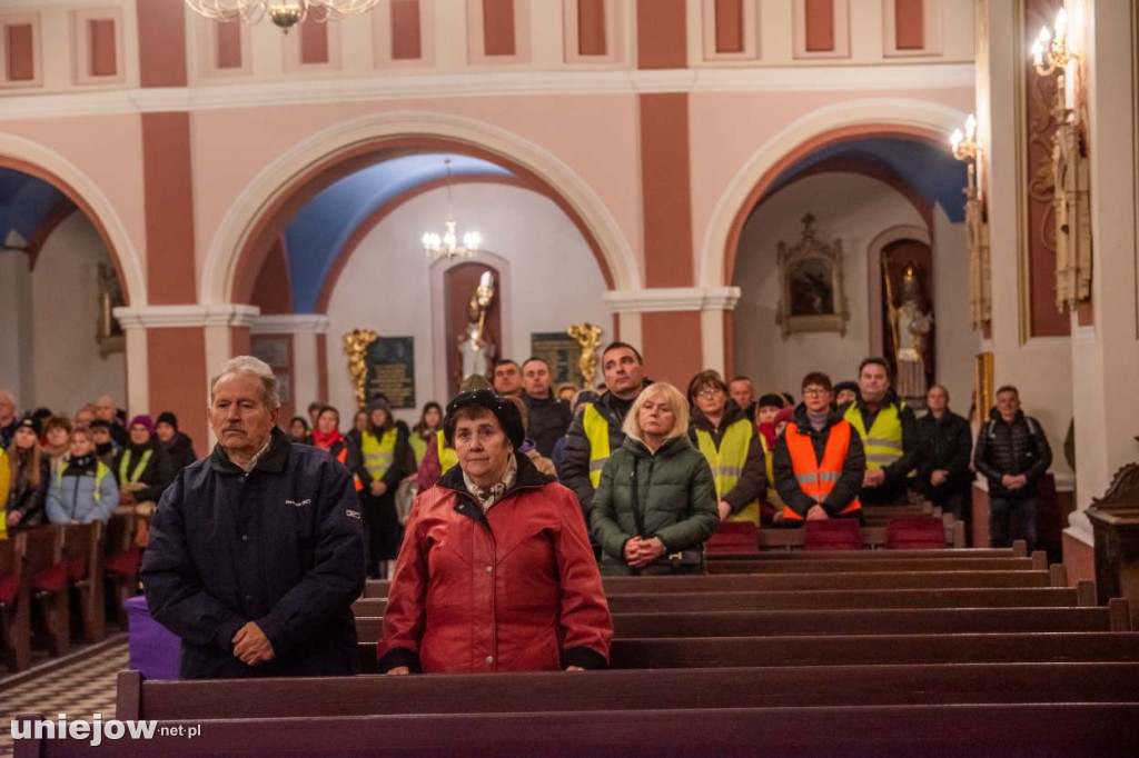 Nocna Droga Krzyżowa w Uniejowie