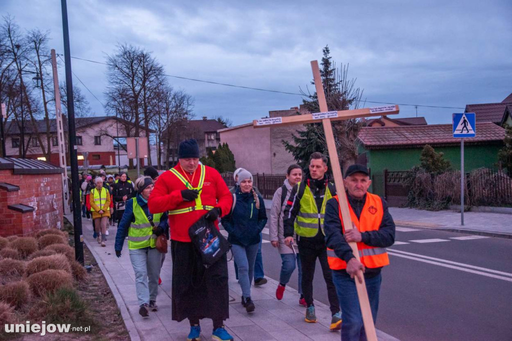 Nocna Droga Krzyżowa w Uniejowie